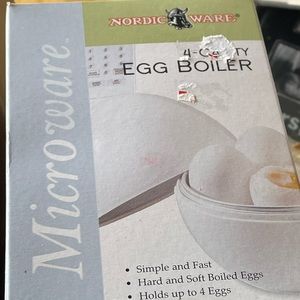 NIB by Nordic Ware Microwaveable 4 egg maker for Hard or Soft Boiled